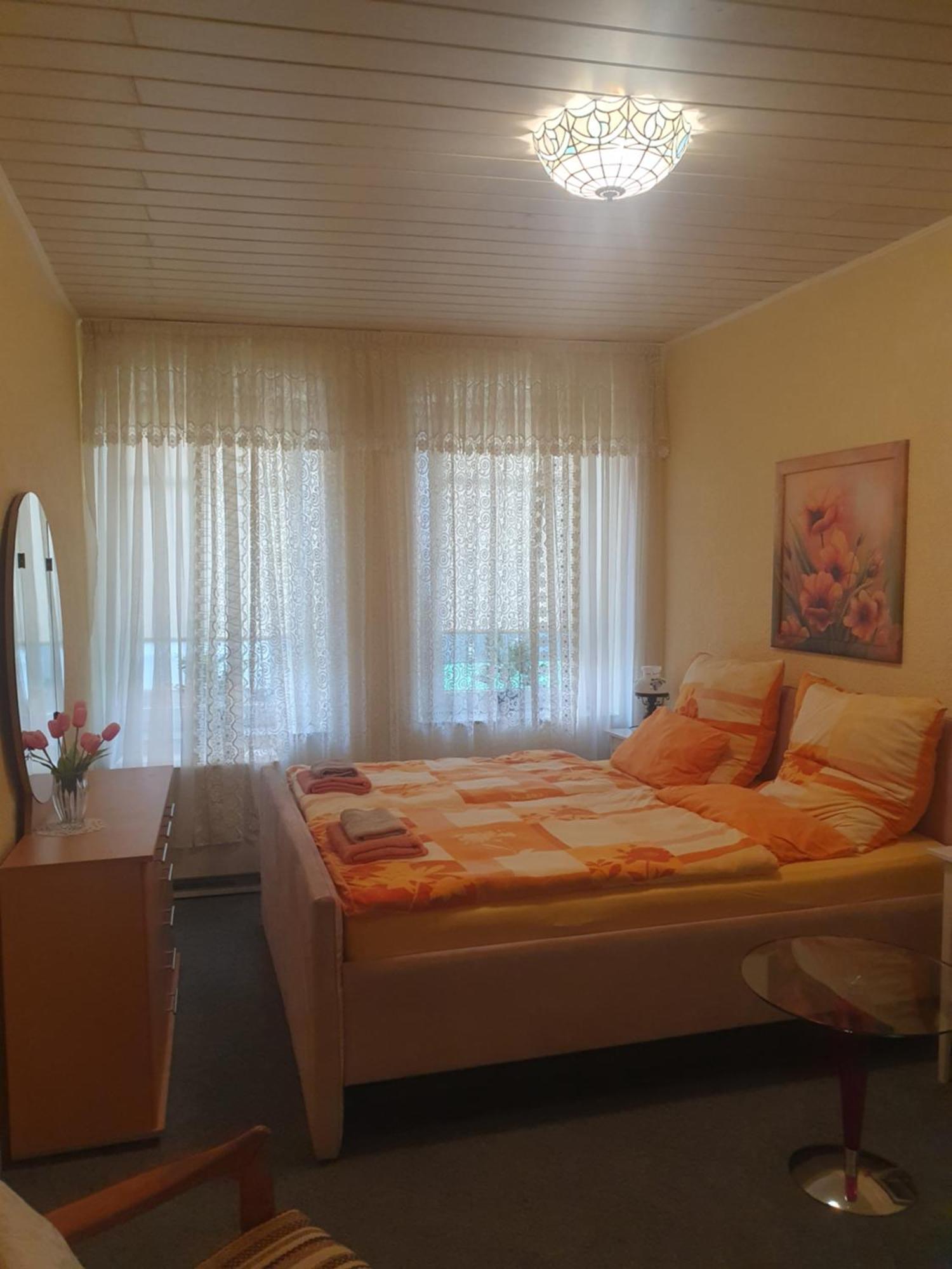 Guest House Grünstadt Oda fotoğraf